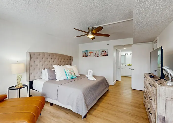 1104 * Clearwater Beach